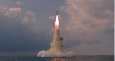उत्तर कोरिया ने पनडुब्बी से प्रक्षेपित मिसाइल का  परीक्षण किया