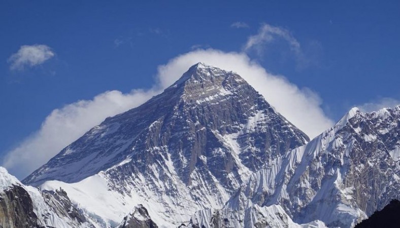 New Heights: Bahrain Prince-led Team Scales Mount Everest, Becomes First International Team