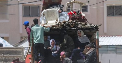 Israeli Tanks Advance Deeper into Gaza's Rafah as Civilians Flee Again
