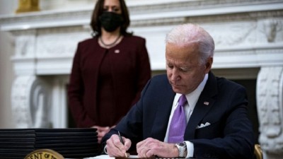 Biden to sign order banning Americans from doing biz in Ukraine's breakaway territories