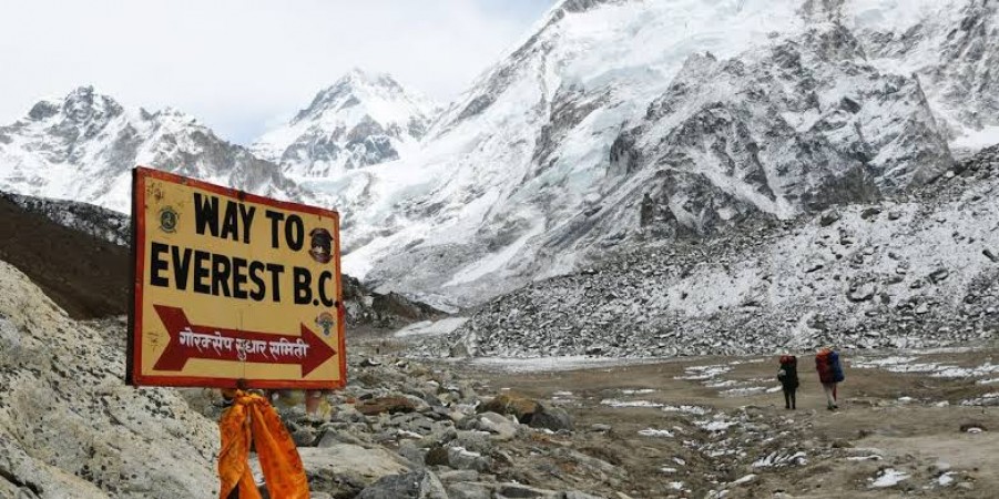 कोरोना के डर से चीन ने नेपाल से एवरेस्ट क्लिम्ब्स पर रोक लगाने की कही बात