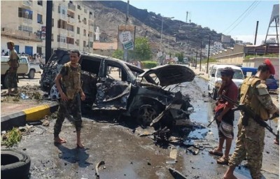 Army commander  of Yemeni survives car bomb in Aden