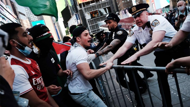 New York City Times Square face a clash between pro-Israel, pro-Palestinian protestors