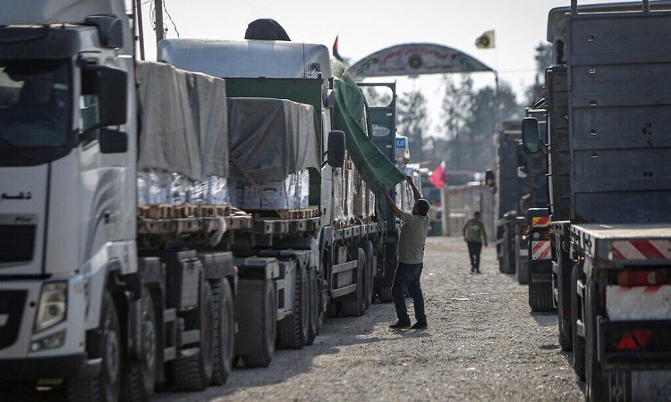 Israel's Ministry of Defense Sends 61 Trucks of Humanitarian Aid to Gaza Today
