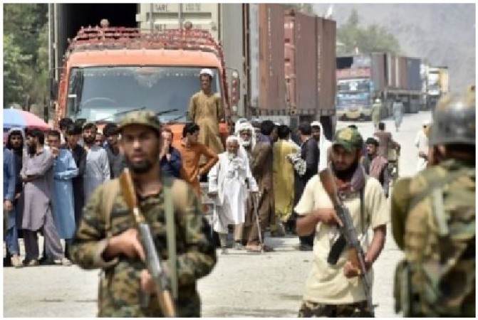 पैदल एवं वाहन यात्रियों के लिए  फिर खोली गई पाकिस्तान-अफगान सीमा