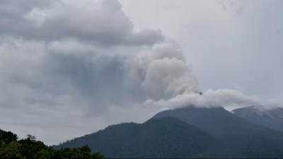 Deadly Volcano Eruption in Indonesia Claims 6 Lives, Thousands Evacuated