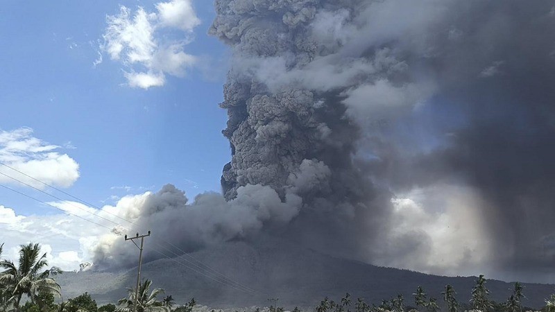 Indonesia's Mount Lewotobi Laki Laki Erupts Again, No Casualties Reported After Previous Deadly Blast