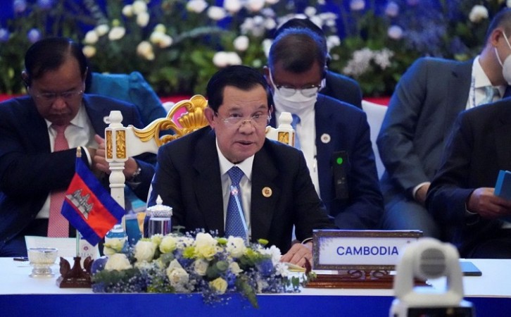 The first ASEAN summit begins in Cambodia