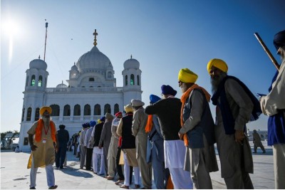 Pak issues visas to 3,000 Sikh pilgrims from India for Guru Nanak anniversary
