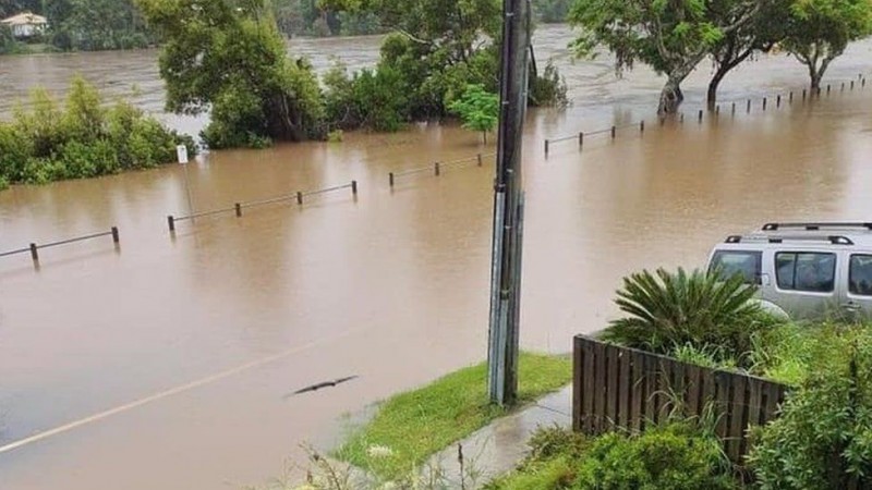ऑस्ट्रेलिया में बाढ़, लोगो को दूसरी जगह स्थानांतरित किया गया