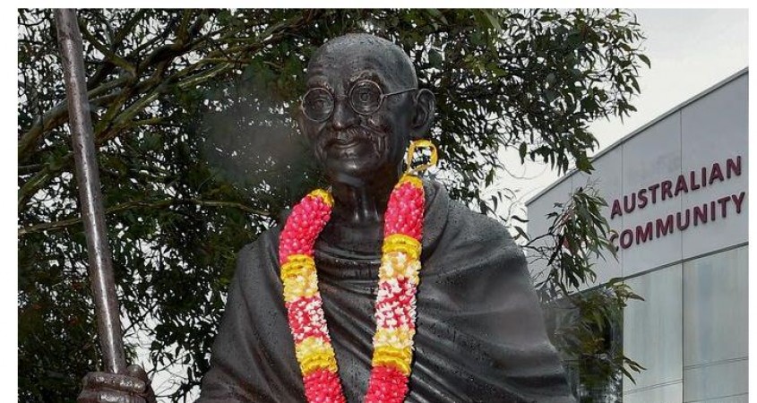 ऑस्ट्रेलिया में महात्मा गांधी की प्रतिमा से तोड़फोड़, पुलिस ने  जांच शुरू की