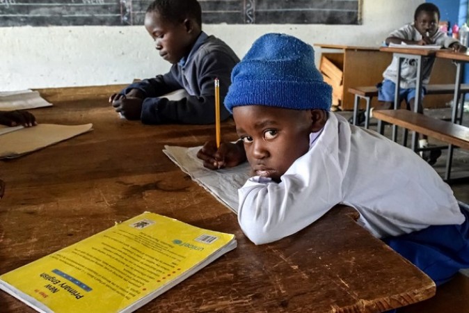 जिम्बाब्वे के एक बोर्डिंग स्कूल में 100 विद्यार्थी हुए कोरोना संक्रमित, स्कूल किया गया बंद