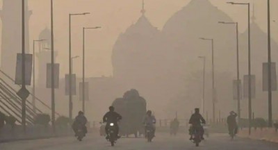 Lahore considers world's most polluted city, people choking on acrid smog