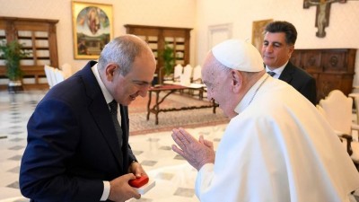 Armenian Prime Minister Nikol Pashinyan's Historic Meeting with Pope Francis at the Vatican