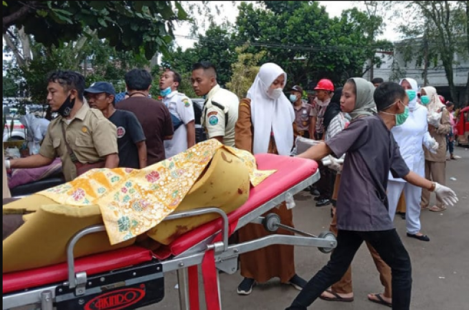 46 people are killed and 700 injured in the Indonesia earthquake