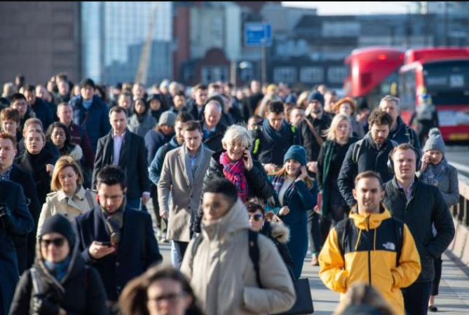 Annual net migration to the UK sets a record