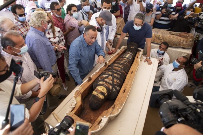 In Egypt, 2,500 Years Old Mummy Coffin gets opened