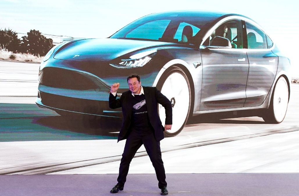 Gadkari asks Elon Musk to come and manufacture Tesla cars in India