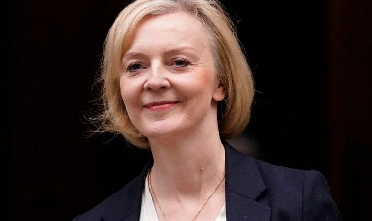 UK PM Liz Truss quits after only 45 days in office, Sunak now in focus