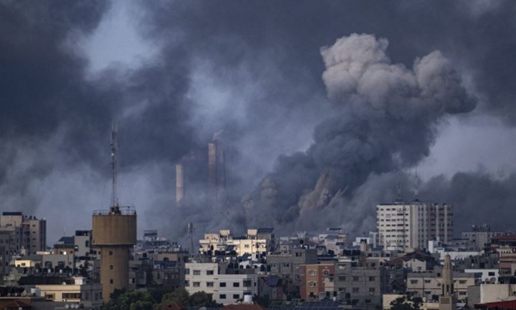 Israeli Airstrikes Ravage Gaza Neighborhoods, UN Warns of Fuel Shortage, Conflict Escalates