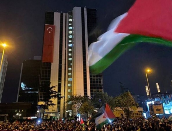 Protests Erupt in Istanbul Against Ongoing Israeli-Palestinian Conflict