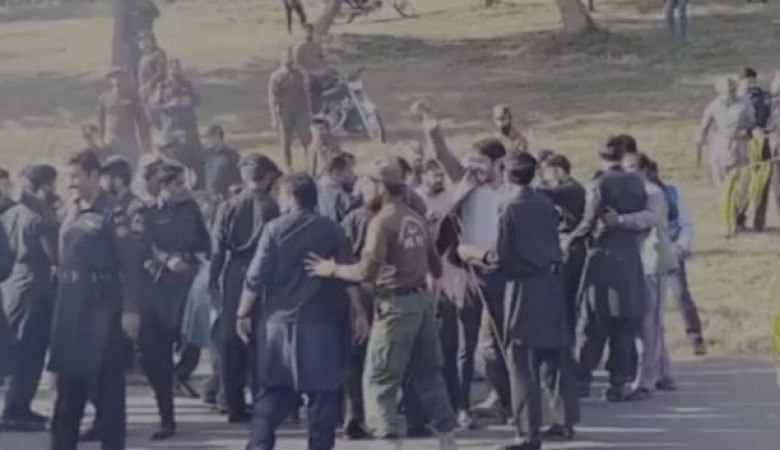 Pakistan Police Baton Charge Jamaat-e-Islami in Anti-Israel Rally, Video