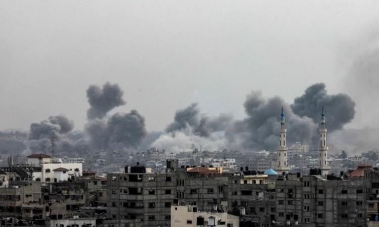 Israeli Forces Surround Gaza City, Reject Ceasefire Appeals