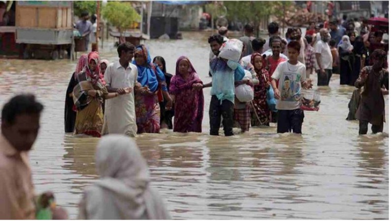 Pakistan Flood situation  to battle health threats: WHO