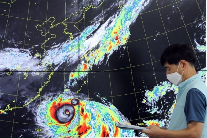 South Korea prepares for typhoon Hinnamnor
