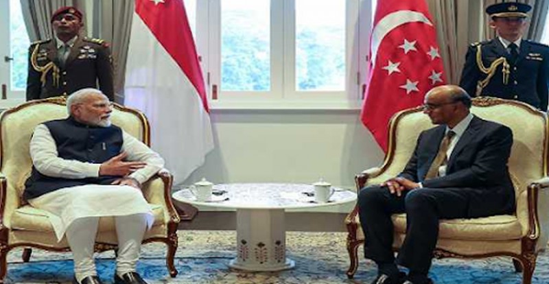 PM Modi' At Singapore: Meets Lee Hsien Loong, Goh Chok Tong, and President Tharman