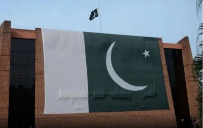 पाकिस्तान कबायली अदालत में गोलीबारी का शिकार हुए लोग, जिसमे हुई 9 की मौत