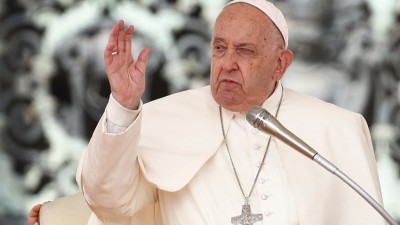 Pope Francis Condemns Airstrikes on Lebanon, Urges Peace Efforts