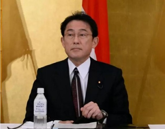 Japan PM Kishida considers giving Covid-19 booster shots for all