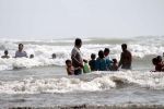 पाकिस्तान में समंदर में नहाने पर रोक