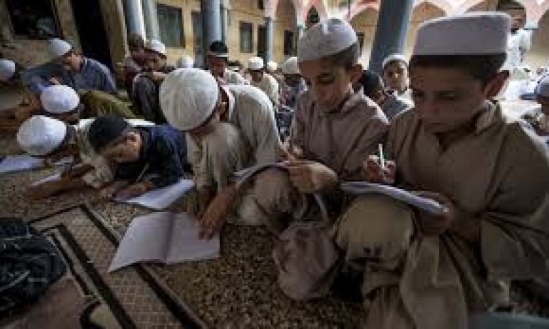 Pak में आतंक की कक्षा चलाने वाले 250 मदरसे हुए बंद