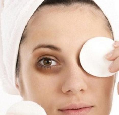 These homemade eye masks rid off dark circles…read inside