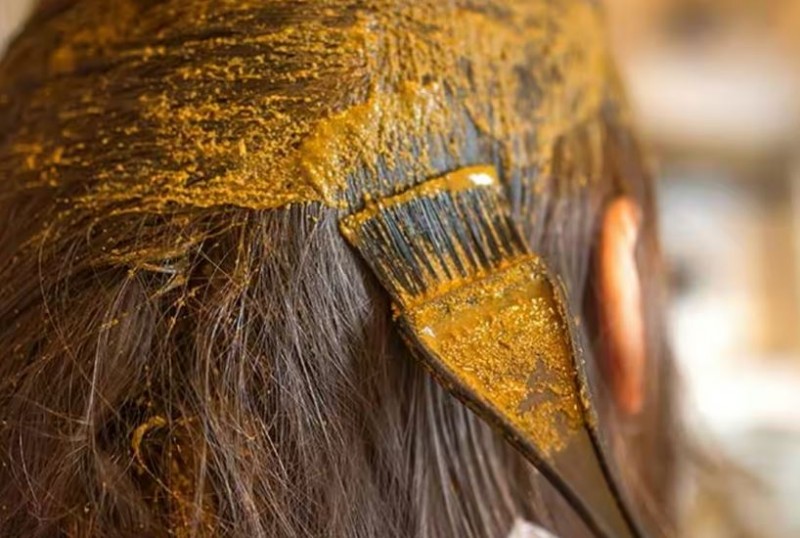 Mehndi Will Increase Hair Shine: Just Keep These Tips in Mind While Applying It