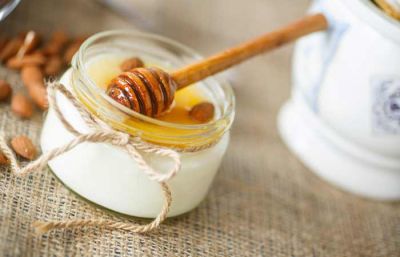 Curd is very beneficial for your skin in summers