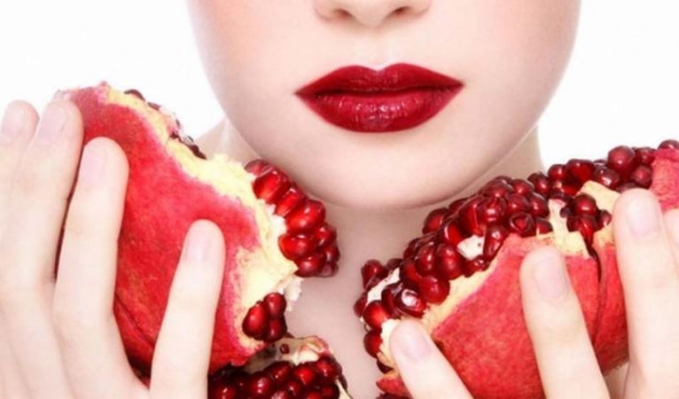 Blackhead problem can be removed by the use of Pomegranate