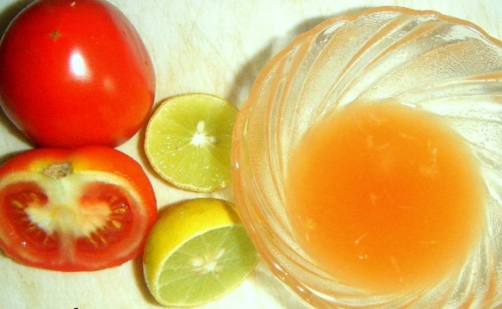 Tomato and Lemon are the removers of dark circles under the eyes
