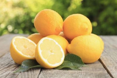 Colour your hair naturally with lemon