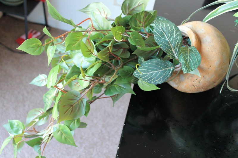 7 Justifications to Purchase Fake Plants for Your Home and Yard