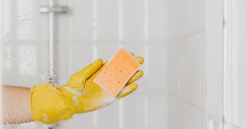 Which Scrubbing Bath Glove Is Best For You Between Loofah and Exfoliating?