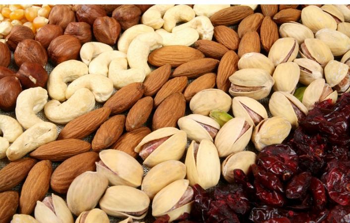 Regular use of dry fruits keep the wrinkles away from skin | NewsTrack English 1