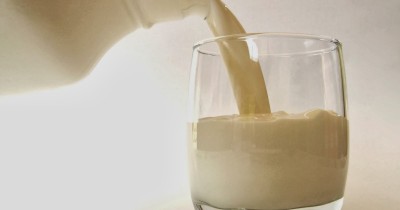 Using raw milk will give you beautiful skin! This is how