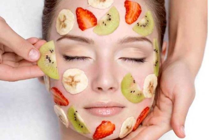 Use these fruits to bring glow in the skin