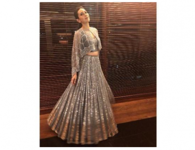 Wait ends! See Karisma Kapoor's beautiful lehenga we've been waiting for!