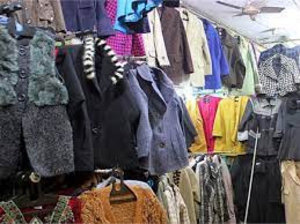 Where are the cheapest jackets and sweaters available in Delhi?