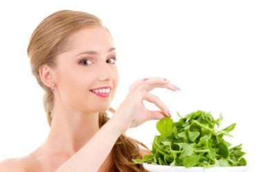 The green leaves of the spinach can refine your beauty