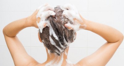 क्या माँ रात में आपके बालों में कंघी करने से मना करती है? जानिए क्या हैं फायदे